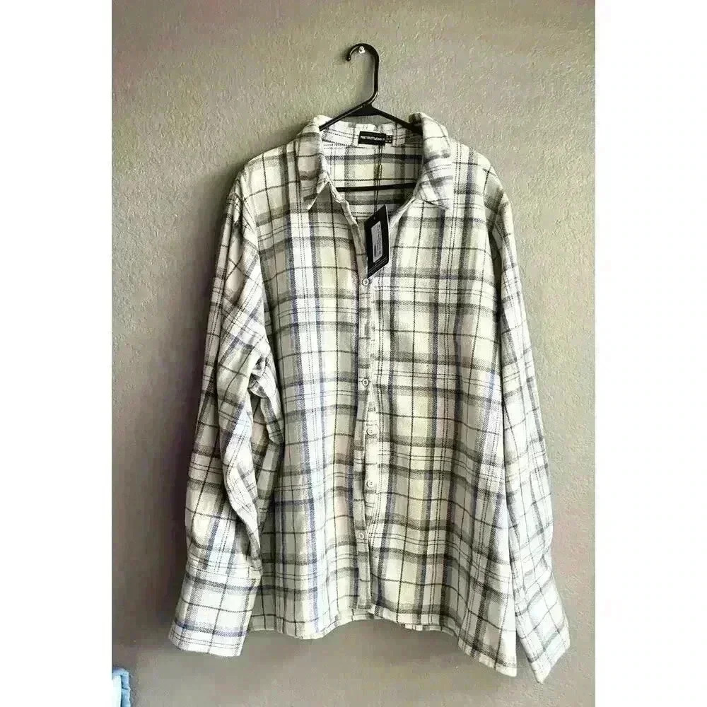 Pretty Little Thing Women's Size 3 Oversized Beige Plaid Heavy Flannel Shirt NWT